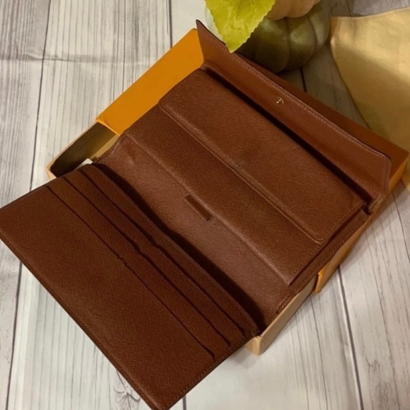 🤎🤎Authentic Luis Vuitton monogram Sarah wallet Crossbody - Picture 5 of 10